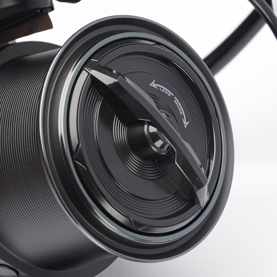 Kołowrotek PENN Vantage Spod